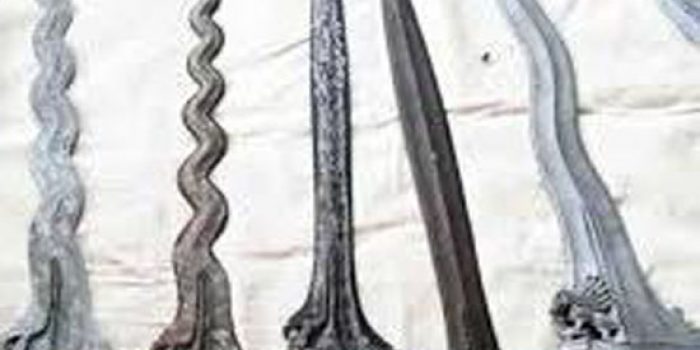 https://seputarmadura.com/wp-content/uploads/2020/04/Menyimak-Kampung-Keris-di-Desa-Aeng-Tong-Tong-Sumenep.jpg