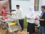 https://seputarmadura.com/wp-content/uploads/2020/04/Peduli-Warga-Miskin-Ditengah-Wabah-Covid-19-SAI-dan-AF-Peduli-Bagikan-Sembako.jpg