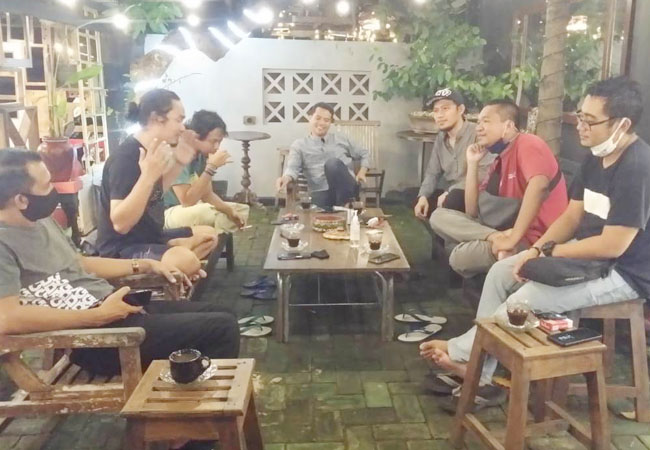 https://seputarmadura.com/wp-content/uploads/2020/05/Destinasi-Wisata-di-Sumenep-Masih-Ditutup-Dinilai-Sebuah-Oligarki-Nagih-Janji-Kebijakan-Yang-Dikorupsi-.jpg