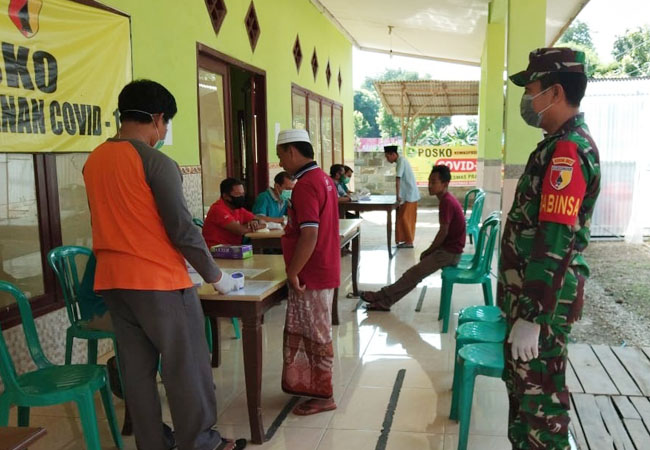 https://seputarmadura.com/wp-content/uploads/2020/05/Jalin-Kerjasama-Baik-Babinsa-Koramil-Pragaan-Demi-Cegah-Penyebaran-Covid-19.jpg