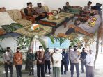 https://seputarmadura.com/wp-content/uploads/2020/05/Suasana-Lebaran-Kapolres-Bersama-Ketua-DPRD-Sumenep-Silaturahmi-ke-Ponpes-Assadad.jpg