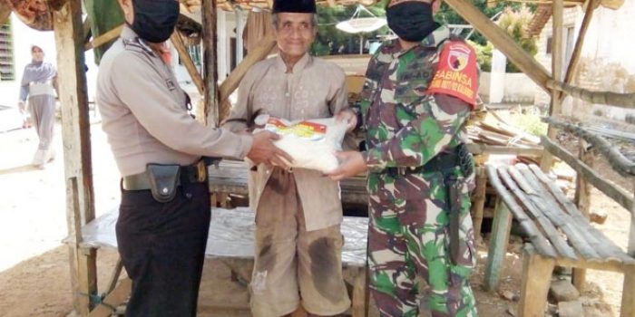 https://seputarmadura.com/wp-content/uploads/2020/05/Tingkatkan-Perkembangan-di-Masyarakat-Dengan-Bagi-bagi-Sembako.jpg