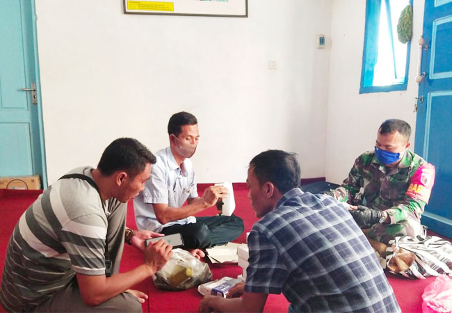 https://seputarmadura.com/wp-content/uploads/2020/06/Bersama-Perangkat-Desa-Lobuk-Babinsa-Cek-Perkembangan-Jumlah-Penduduk.jpg