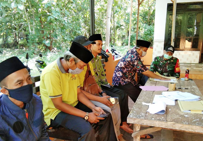 https://seputarmadura.com/wp-content/uploads/2020/06/Menjaga-Pola-Hidup-Sehat-Jadi-Pembahasan-di-Komsos-Babinsa-Koramil-Gapura.jpg
