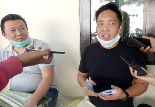 https://seputarmadura.com/wp-content/uploads/2020/06/Sidang-Dugaan-Pengancaman-Kades-di-Sumenep-Terhadap-Warga-Mulai-Berjalan-.jpg