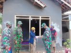 Dandim Sumenep Tinjau Pengerjaan Bedah Rumah di Kecamatan Batang batang https://seputarmadura.com/wp-content/uploads/2020/07/Dandim-Sumenep-Tinjau-Pengerjaan-Bedah-Rumah-di-Kecamatan-Batang-batang.jpg