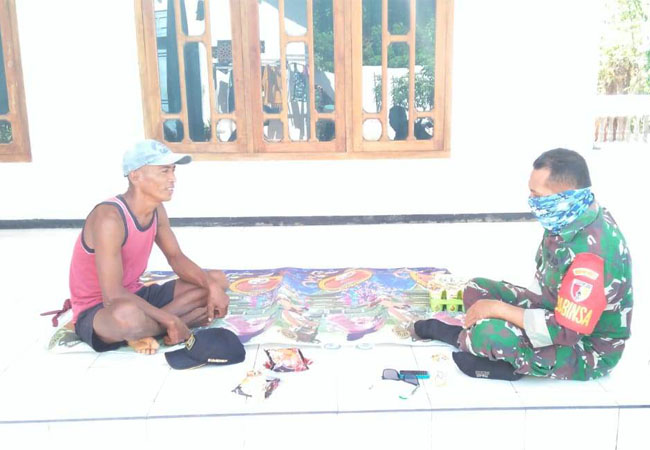 https://seputarmadura.com/wp-content/uploads/2020/07/Saling-Memberi-Informasi-Pada-Penerapan-Komsos-Babinsa-Koramil-Saronggi-.jpg