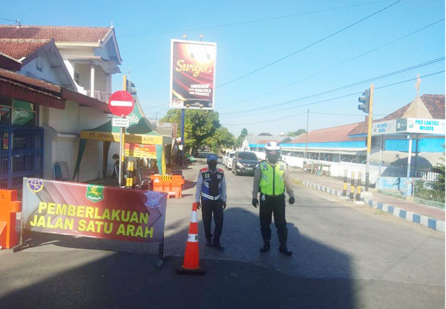 https://seputarmadura.com/wp-content/uploads/2020/07/Tiga-Titik-Arus-Lalin-di-Kawasan-Kota-Sumenep-Diubah-Satu-Arah.jpg