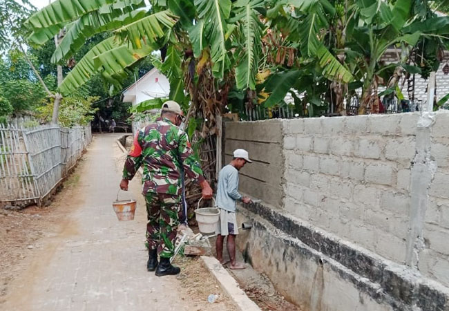 https://seputarmadura.com/wp-content/uploads/2020/08/Karya-Bhakti-Turun-ke-Masyarakat-Terus-Ditunjukkan-Babinsa-di-Sumenep.jpg
