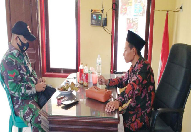 https://seputarmadura.com/wp-content/uploads/2020/08/Kemampuan-Komsos-Babinsa-Koramil-Giligenting-Bersama-Perangkat-Desa-Sangat-Tinggi-.jpg