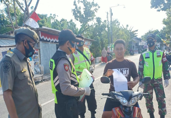 https://seputarmadura.com/wp-content/uploads/2020/09/Inilah-Alat-Babinsa-Koramil-Bluto-Sampaikan-Himbauan-Pencegahan-Covid-19.jpg