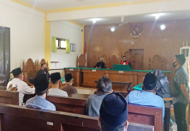 https://seputarmadura.com/wp-content/uploads/2020/09/Kades-Longos-di-Vonis-3-Bulan-Penjara-Atas-Kasus-ITE.jpg