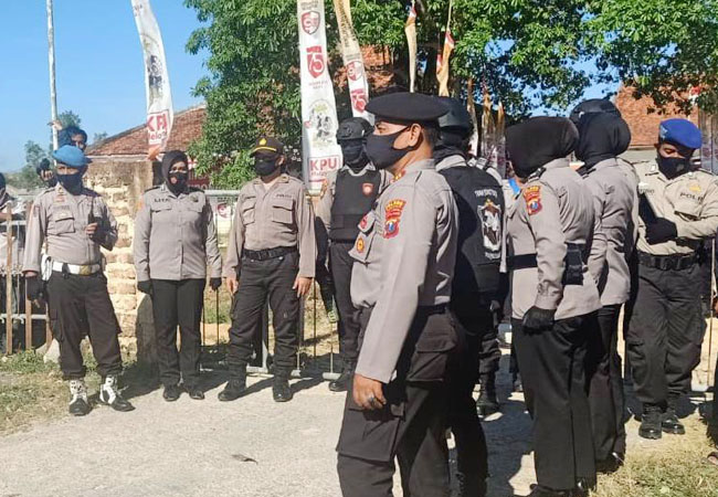 https://seputarmadura.com/wp-content/uploads/2020/09/Pembukaan-Pendaftaran-Paslon-Pilbup-di-KPU-Sumenep-Dijaga-Ketat-100-Personel-Gabungan.jpg