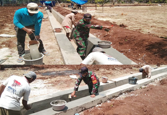 https://seputarmadura.com/wp-content/uploads/2020/10/Gotong-Royong-Pasang-Gorong-gorong-Salah-Satu-Bentuk-Komsos-Babinsa-Sumenep.jpg