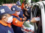 https://seputarmadura.com/wp-content/uploads/2020/11/Bupati-Sumenep-Bagikan-Masker-Sambil-Mengajak-Warga-Disiplin-Prokes-Menuju-Zona-Hijau.jpg