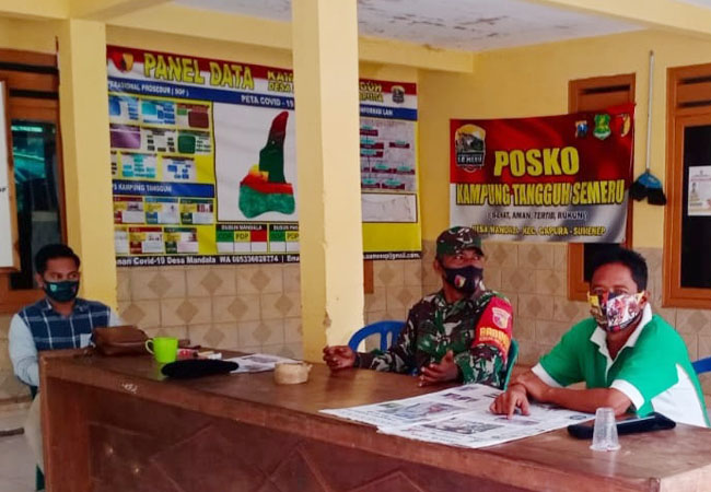 https://seputarmadura.com/wp-content/uploads/2020/12/Tebar-Imbauan-PHBS-Lewat-Komsos-Babinsa-Koramil-Gapura-dan-Perangkat-Desa-.jpg