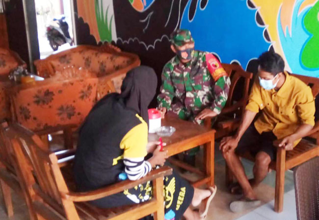 https://seputarmadura.com/wp-content/uploads/2021/01/Ingatkan-Warga-Disiplin-Covid-19-Disampaikan-Babinsa-Sambil-Komsos-.jpg