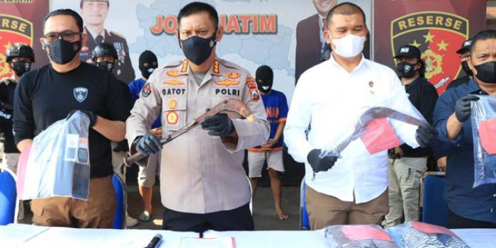https://seputarmadura.com/wp-content/uploads/2021/04/Timsus-Subdit-Jatanras-Ditreskrimum-Polda-Jatim-Ringkus-3-Tersangka-Sindikat-Curat.jpg