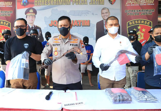 https://seputarmadura.com/wp-content/uploads/2021/04/Timsus-Subdit-Jatanras-Ditreskrimum-Polda-Jatim-Ringkus-3-Tersangka-Sindikat-Curat.jpg
