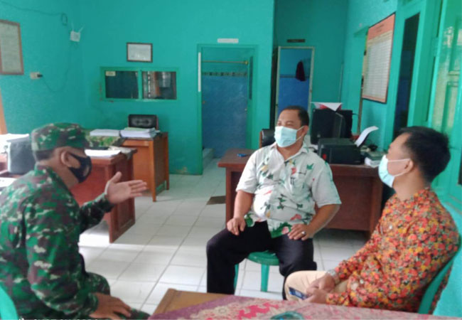 https://seputarmadura.com/wp-content/uploads/2021/04/Tingkatkan-Keamanan-Dikawasan-Binaan-Babinsa-Dengan-Aktif-Komsos.jpg