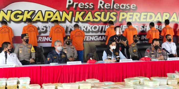https://seputarmadura.com/wp-content/uploads/2021/05/Polda-Jatim-Ambil-Bagian-Dalam-Pengungkapan-2-5-Ton-Sabu-.jpg