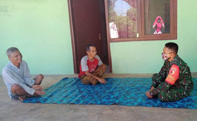 https://seputarmadura.com/wp-content/uploads/2021/05/Tekankan-Disiplin-Prokes-saat-Babinsa-Komsos-Bersama-Warga-Binaan.jpg