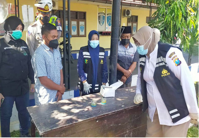 https://seputarmadura.com/wp-content/uploads/2021/05/Viral-Truck-Oleng-Berujung-di-Tangan-Polisi-.jpg