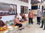 https://seputarmadura.com/wp-content/uploads/2021/07/Babinsa-Koramil-Masalembu-Melaksanakan-Pendampingan-Vaksinasi-Lansia-Tahap-l.jpg