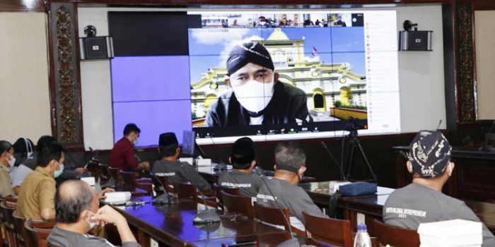 https://seputarmadura.com/wp-content/uploads/2021/07/Pemkab-Sumenep-Latih-Ratusan-Santri-dan-Pemuda-Demi-Kuatkan-Ekonomi-Berbasis-Kawasan.jpg