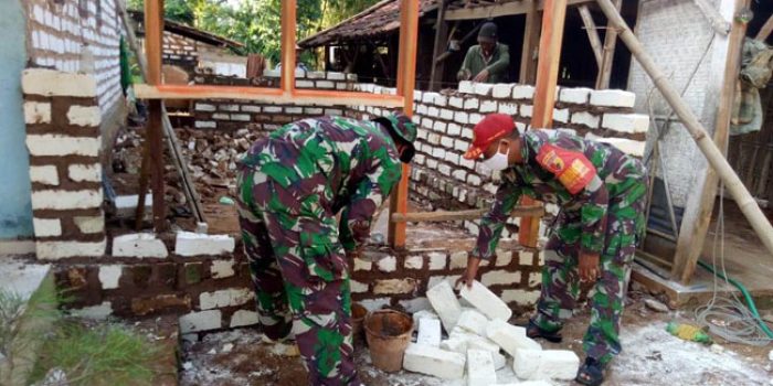 https://seputarmadura.com/wp-content/uploads/2021/07/Perehaban-Rutilahu-Dikerjakan-Babinsa-Bersama-Warga-Lewat-Karya-Bhakti-.jpg