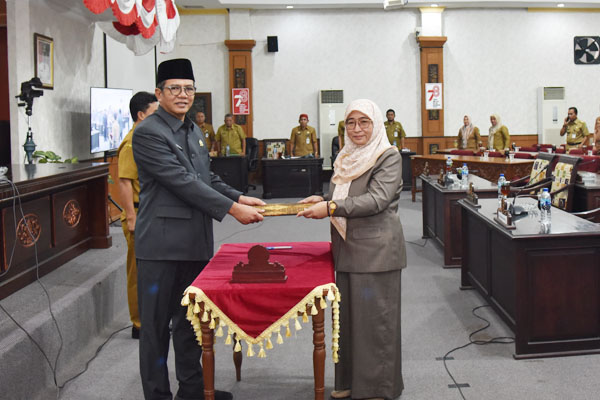 https://seputarmadura.com/wp-content/uploads/2023/08/Belanja-Daerah-Naik-194-Milyar-di-Perubahan-APBD-Sumenep-Tahun-2023-.jpg