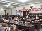 https://seputarmadura.com/wp-content/uploads/2023/10/Rapat-Paripurna-Penentu-Pembahasan-4-Raperda.jpg