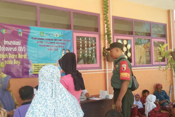 https://seputarmadura.com/wp-content/uploads/2023/10/Wujudkan-Balita-Sehat-Babinsa-Dampingi-Petugas-Berikan-Layanan-Posyandu.jpg