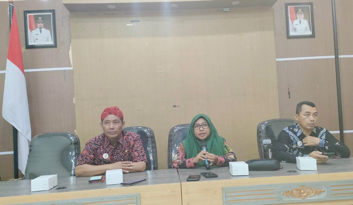 https://seputarmadura.com/wp-content/uploads/2023/12/Dinkes-Sumenep-Nyatakan-Pengambilan-Sampel-Darah-SHK-Bayi-Baru-Lahir-Sangat-Penting-.jpg